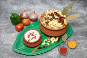 Lacknowvi Khas Matka Dum Biryani